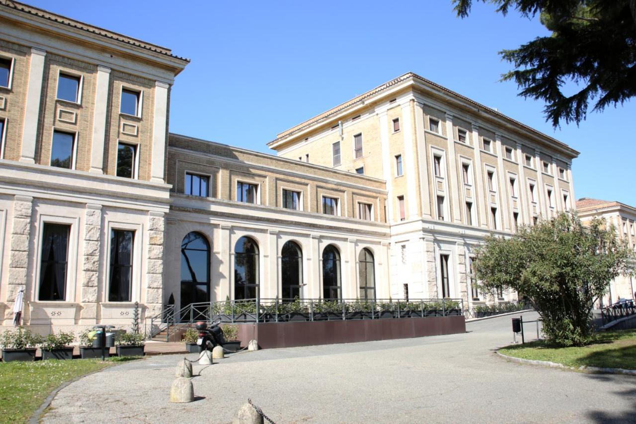 Th Roma - Carpegna Palace Extérieur photo